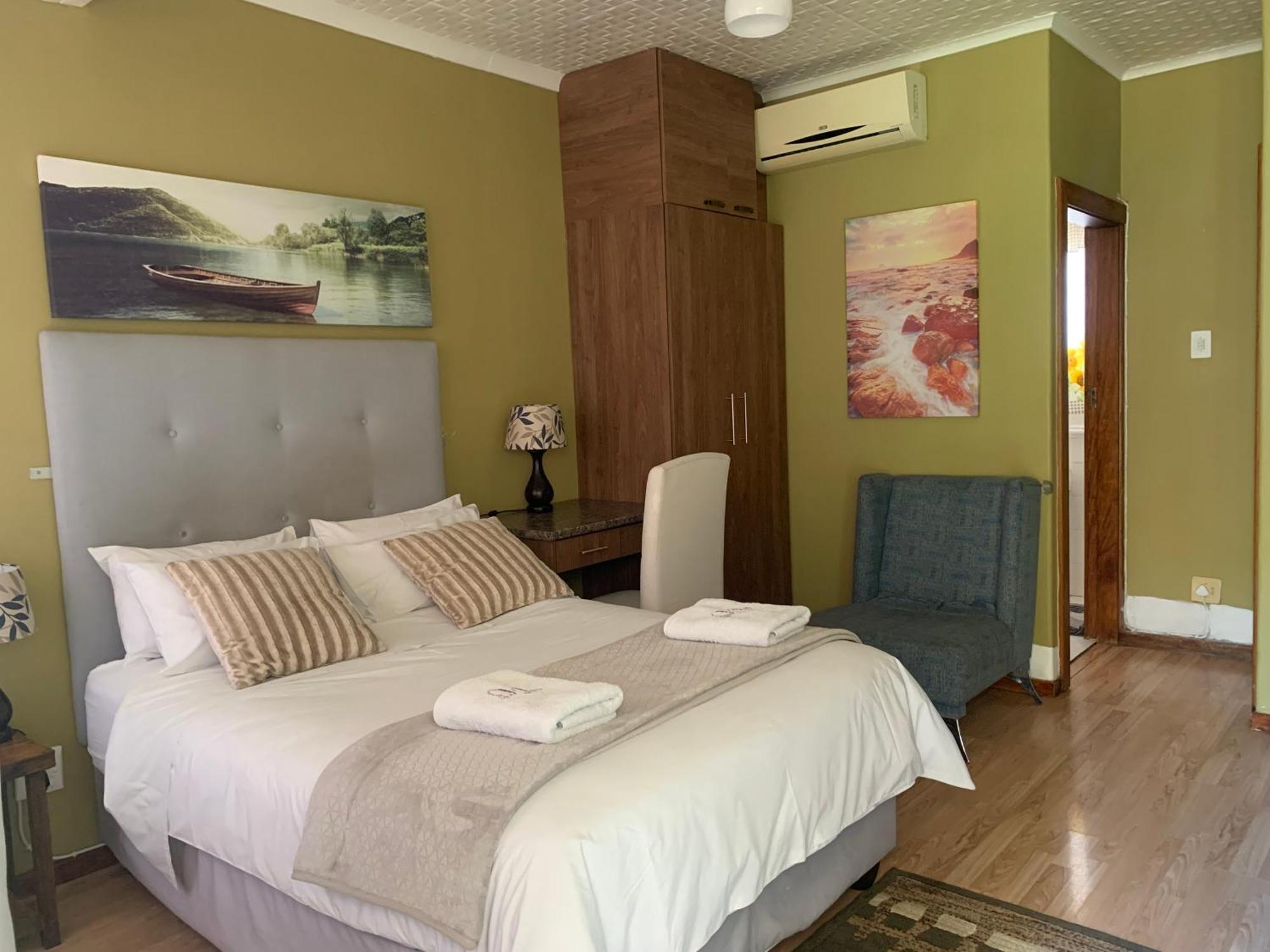 Victoria Oaks Guesthouse Victoria West ภายนอก รูปภาพ